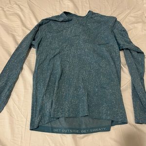 Men’s medium lulu workout shirt